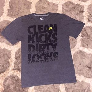 Retro - CLEAN KICKS DIRTY LOOKS - NIKE T